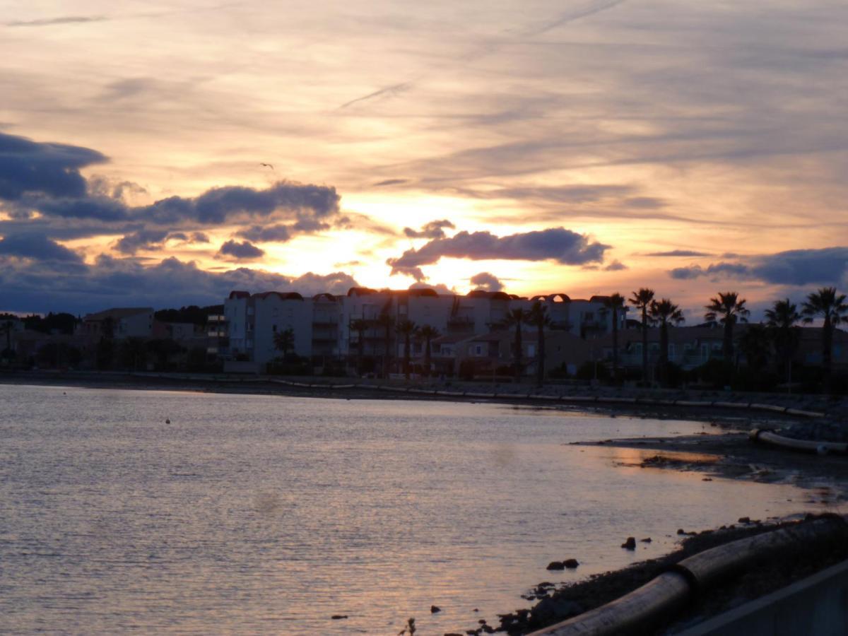 La Pergola De La Plage Gruissan Bagian luar foto